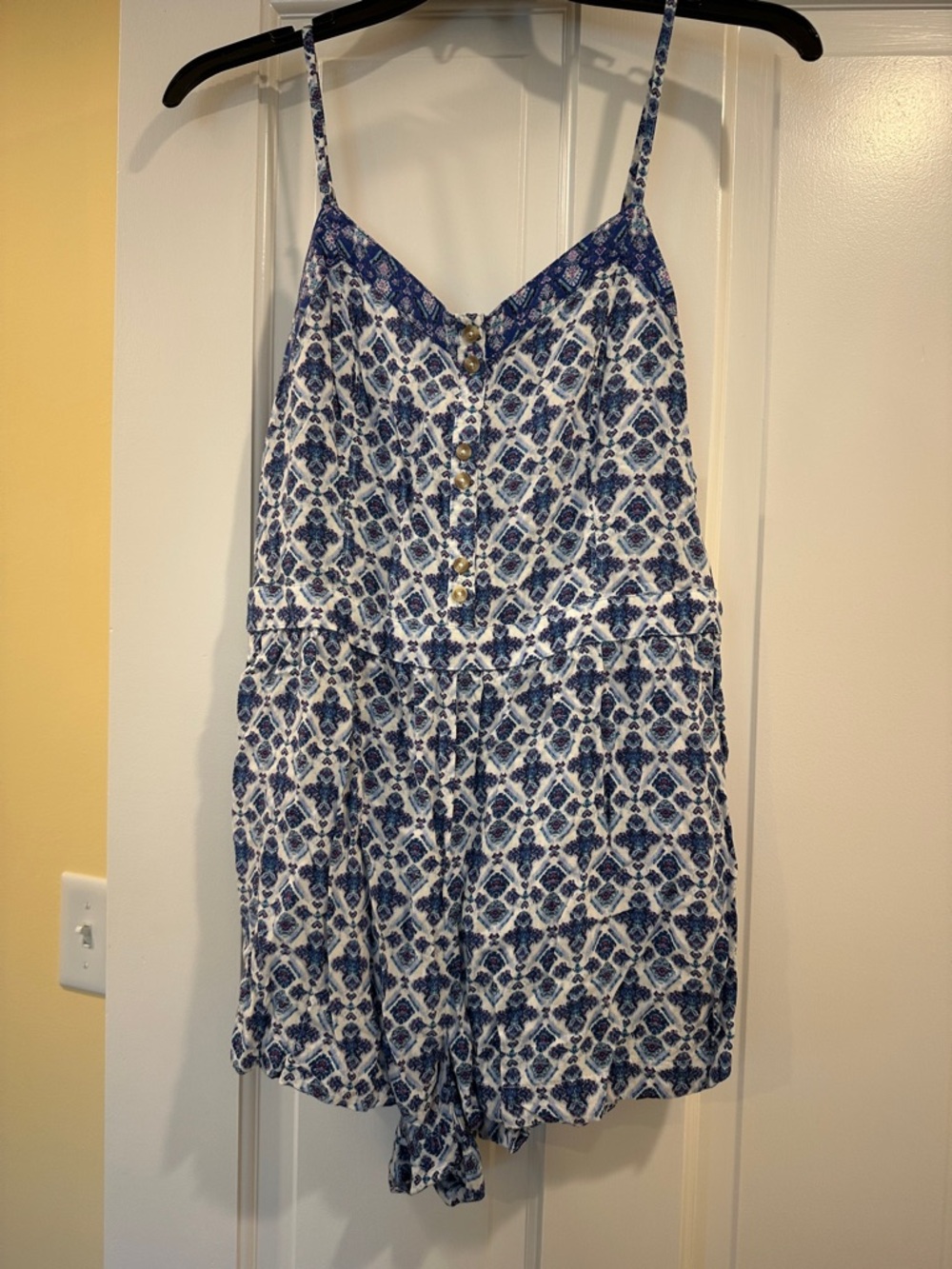 American Eagle Outfitters Blue and White Printed Romper